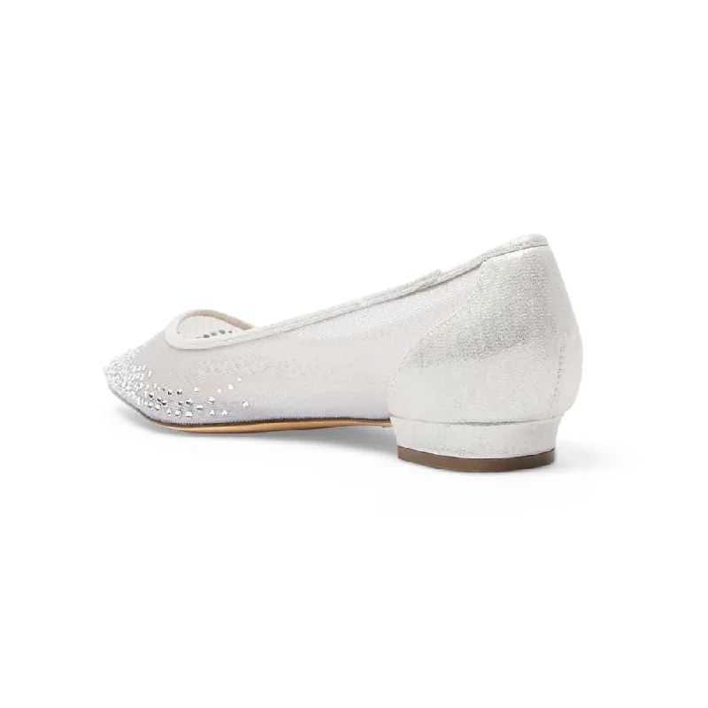 Wendi Flat in True Silver Mesh