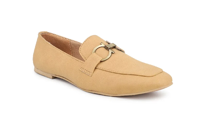 Women Beige Solid Loafers