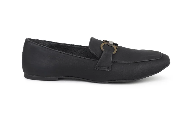 Women Black Solid Loafers