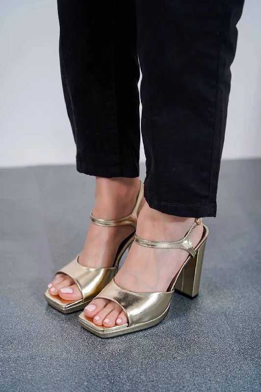 PLATFORM BLOCK HEEL